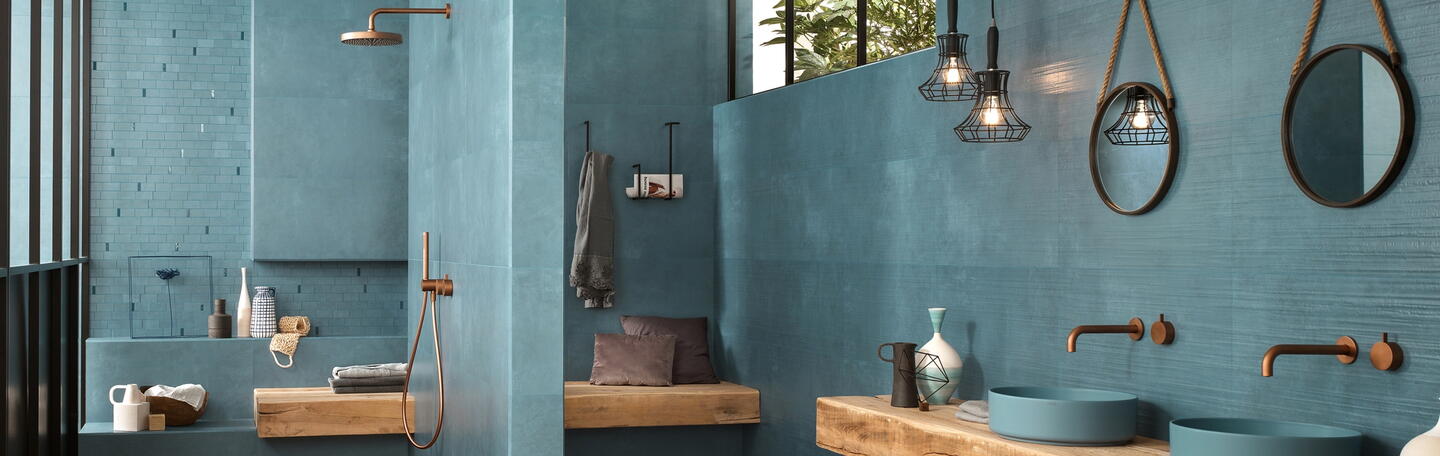 salle de bains bleue