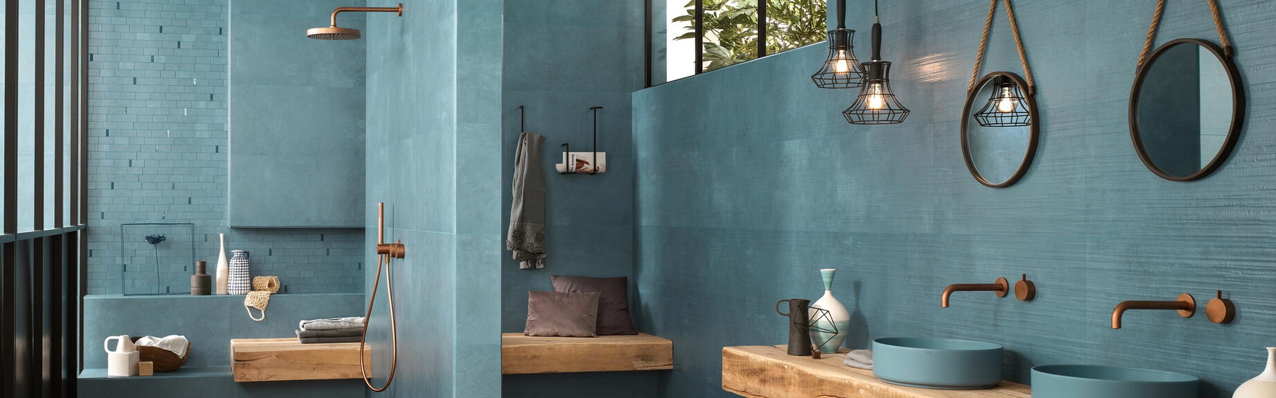 salle de bains bleue