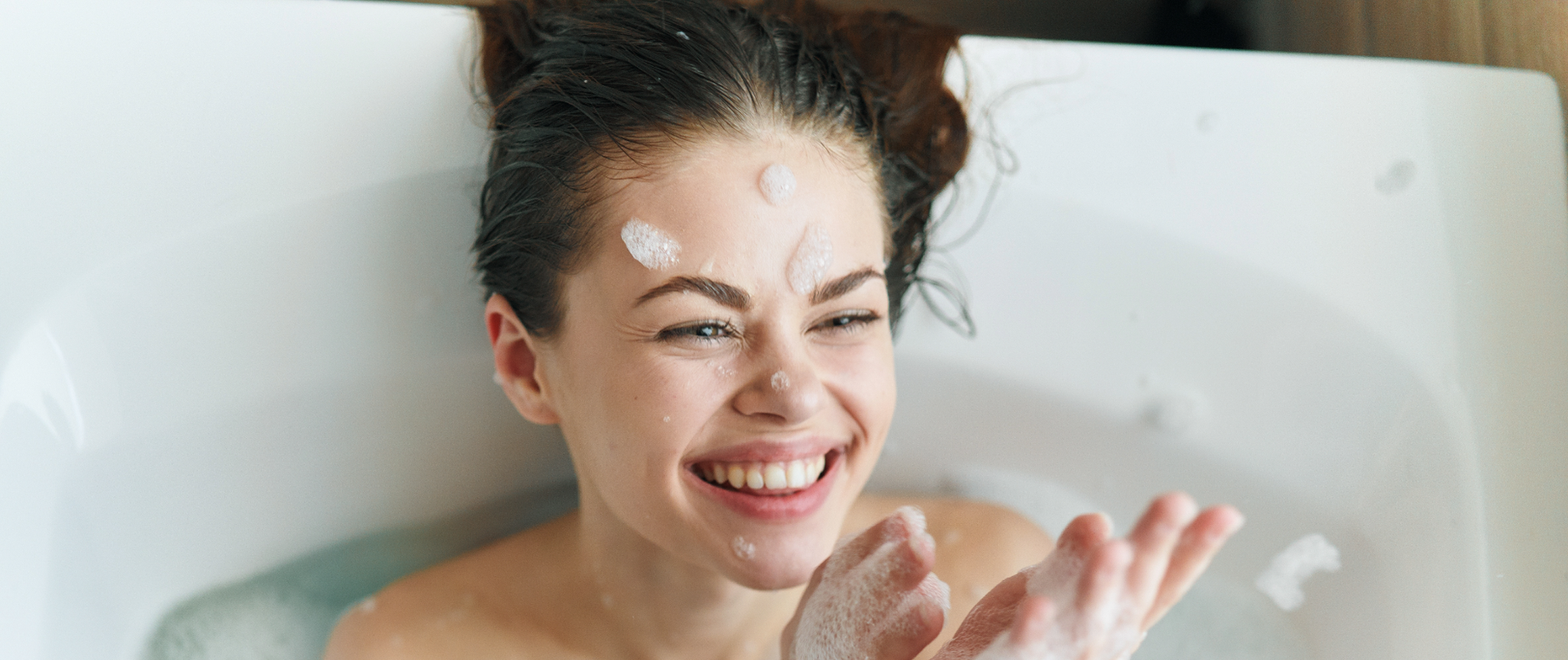 intro-comment_agrandir_visuellement_une_petite_salle_de_bains_00