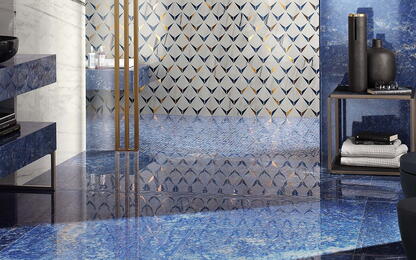 Carrelage bleu dans la salle de bains