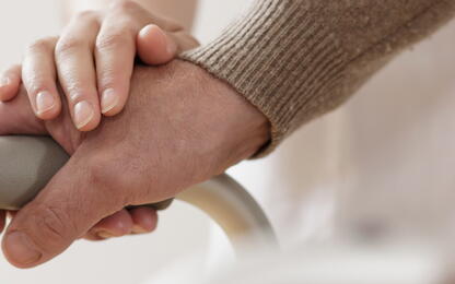 Comment bien choisir un lavabo PMR