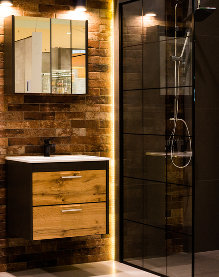 -Quels-matériaux-pour-une-salle-de-bains-tendance-en-2024