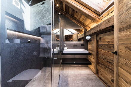 Parquet dans une salle de bains