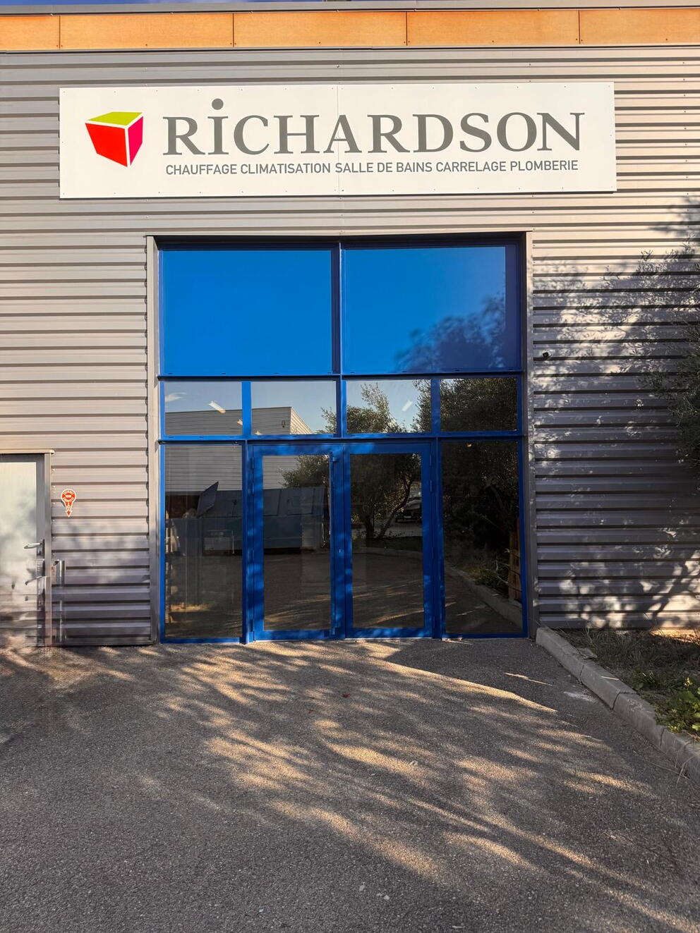 Entrée agence Marguerittes